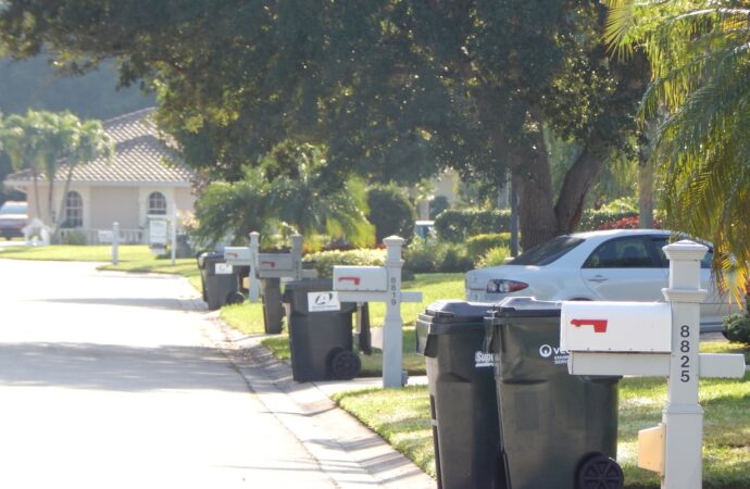 Curbside Junk Pickup-Palm Beach County Junk and Waste Removal